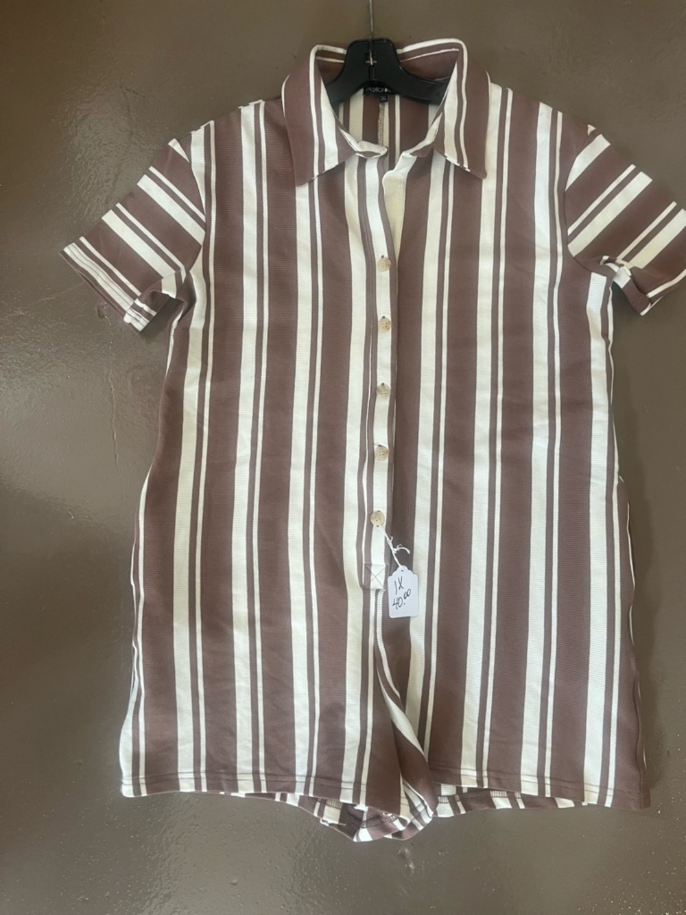 Fashion Nova Men's Vertical Stripe Button-Down Shirt Brown & White